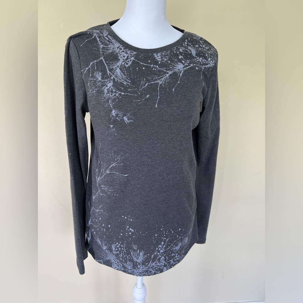 Eddie Bauer women’s large gray long sleeve t-shirt
